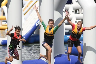 Aquaglide Neptune 20, water obstacle course