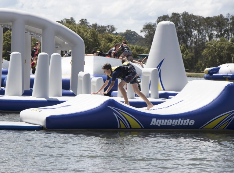 Aquaglide Parkway 20 WATER TOYS CANADA